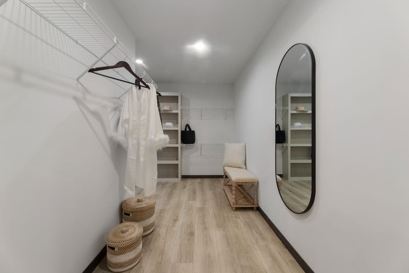 Houghton 24036 interior home features