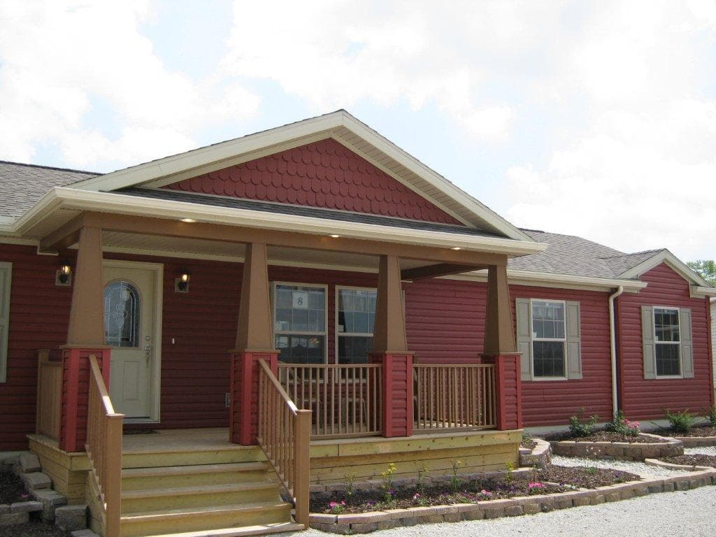 Oakwood hero, elevation, and exterior home features