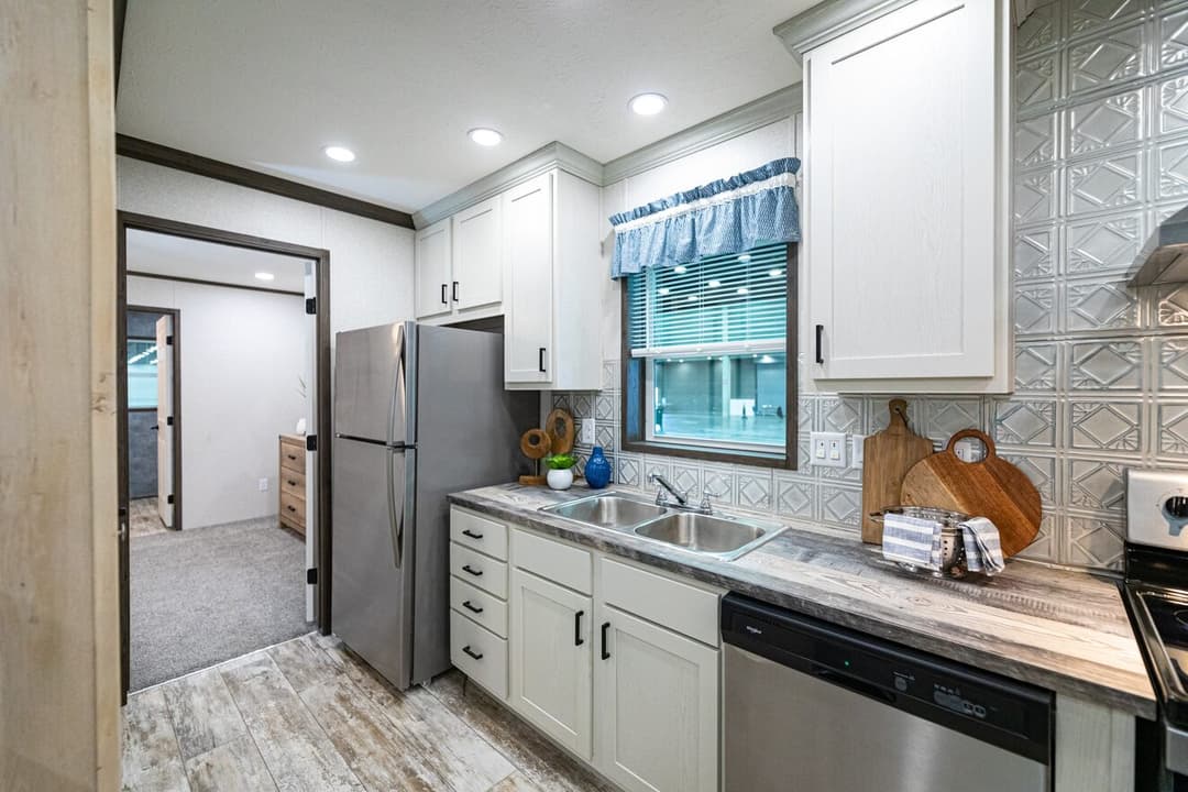 Tesla 24523 kitchen home features