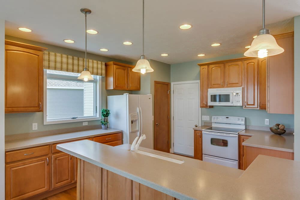 Ranch kitchen home features