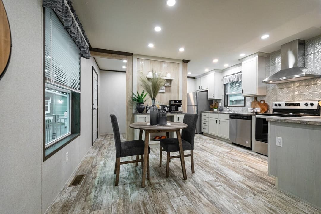 Tesla 24523 interior home features